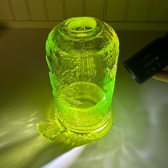 Mosser Other - Mosser Vaseline Glass Fairy Lamp Holly Berry Pattern 1970-1979 yellow GLOWS